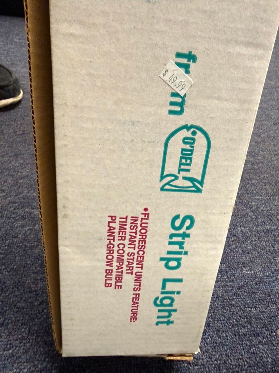 O'Dell Fluorescent Strip Light with Plant-Grow Bulb at Sea Cave Inc.